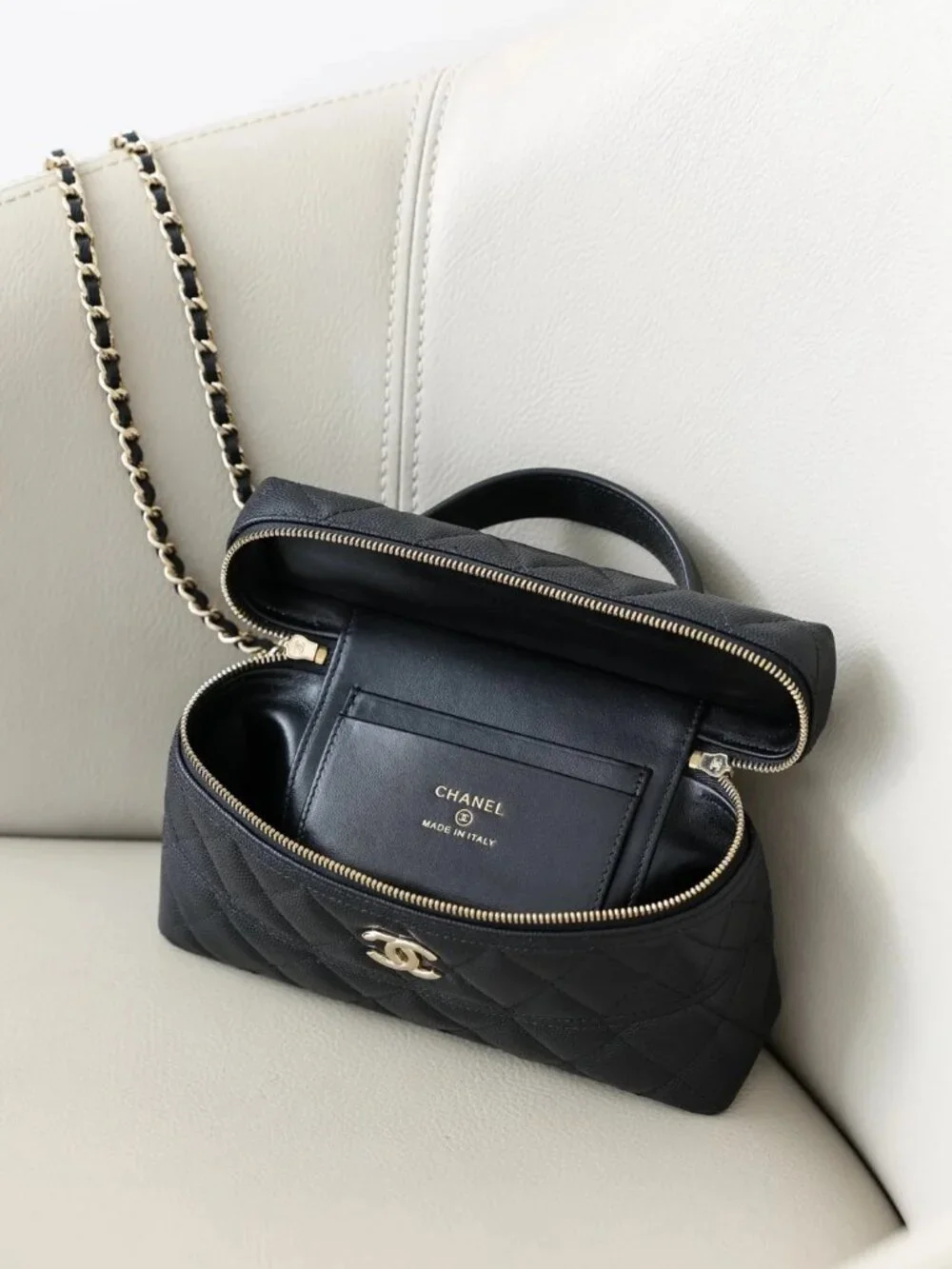 Classic CHANEL Bags: A Stylish and Versatile Choice for Elegance